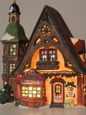 Vintage Heartland Valley Village Christmas Bakery House Light Up Porceain House
